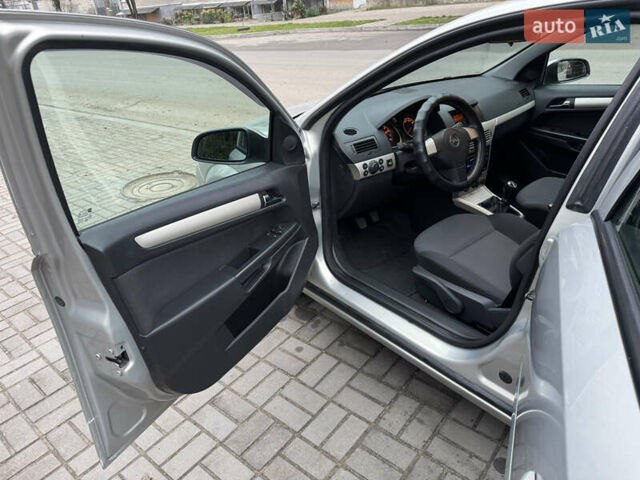 Сірий Опель Астра, об'ємом двигуна 1.6 л та пробігом 152 тис. км за 6000 $, фото 34 на Automoto.ua
