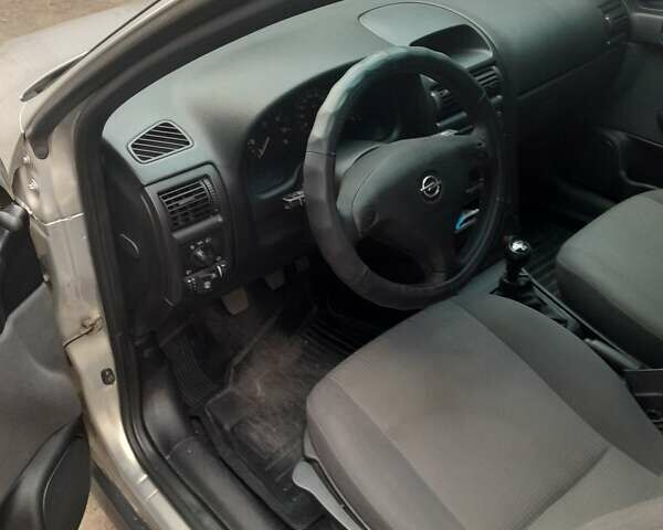 Сірий Опель Астра, об'ємом двигуна 1.4 л та пробігом 224 тис. км за 3900 $, фото 6 на Automoto.ua