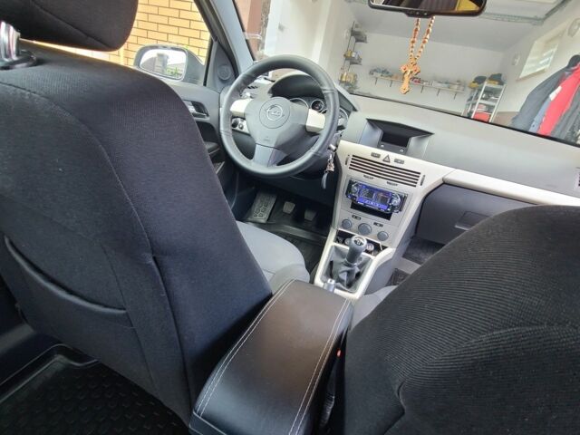 Серый Опель Астра, объемом двигателя 0 л и пробегом 30 тыс. км за 7200 $, фото 9 на Automoto.ua