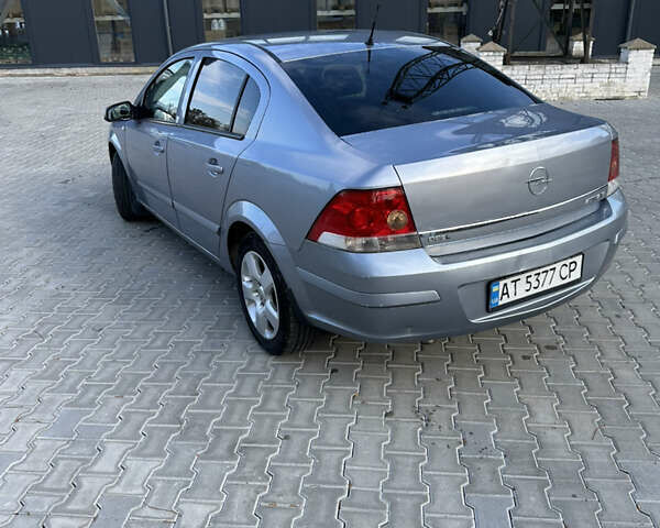 Опель Астра 2008 в Ивано-Франковске на Automoto.ua Серый Опель Астра, объемом двигателя 1.8 л и пробегом 300 тыс. км за 3900 $, фото 3 на Automoto.ua