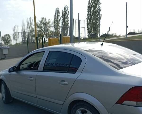 Опель Астра 2008 в Первомайск на Automoto.ua Серый Опель Астра, объемом двигателя 1.8 л и пробегом 175 тыс. км за 5500 $, фото 2 на Automoto.ua