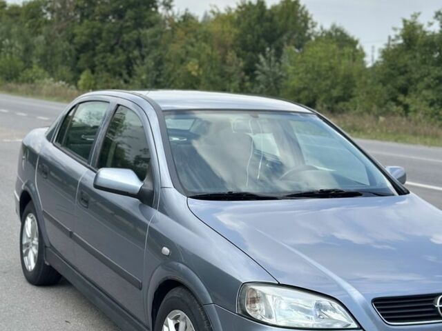 Сірий Опель Астра, об'ємом двигуна 1.6 л та пробігом 230 тис. км за 4900 $, фото 2 на Automoto.ua