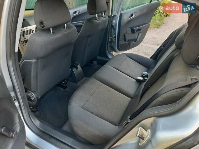 Серый Опель Астра, объемом двигателя 1.6 л и пробегом 117 тыс. км за 5550 $, фото 39 на Automoto.ua