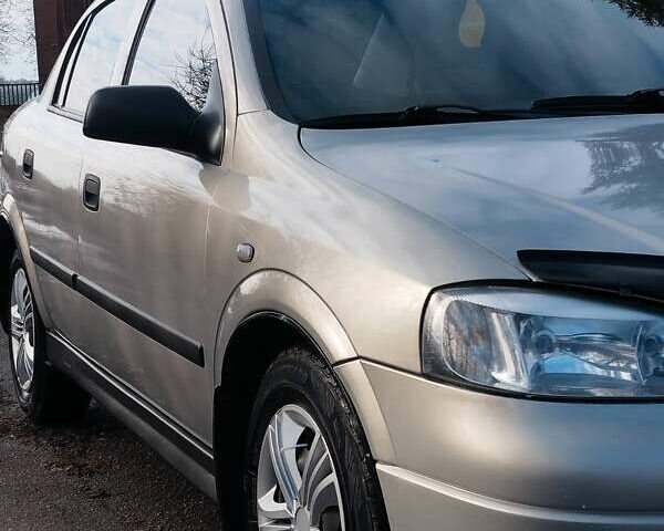 Сірий Опель Астра, об'ємом двигуна 1.6 л та пробігом 198 тис. км за 4600 $, фото 1 на Automoto.ua