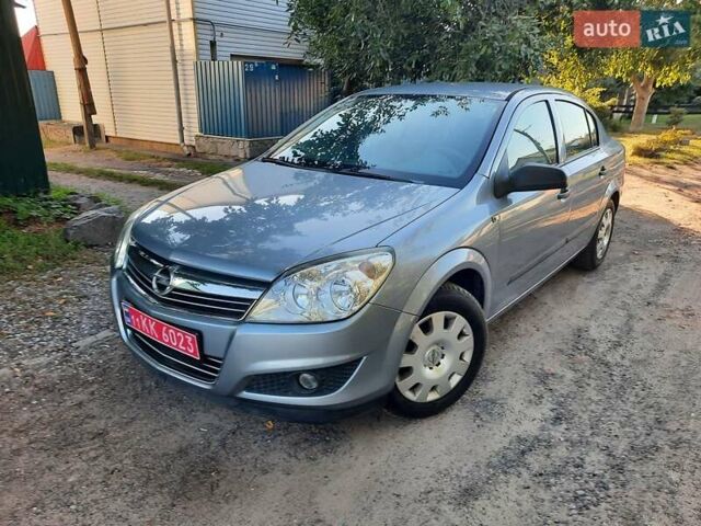 Серый Опель Астра, объемом двигателя 1.6 л и пробегом 117 тыс. км за 5550 $, фото 3 на Automoto.ua