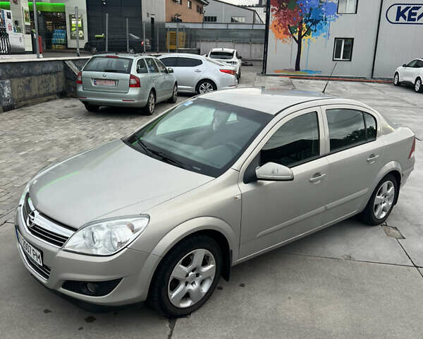 Опель Астра 2008 в Белой Церкве на Automoto.ua Серый Опель Астра, объемом двигателя 1.8 л и пробегом 181 тыс. км за 5700 $, фото 1 на Automoto.ua