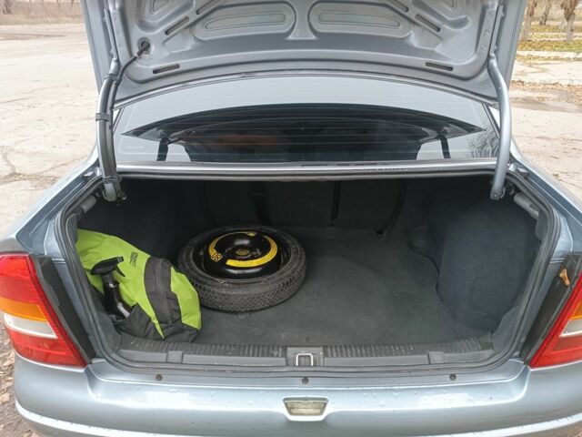 Серый Опель Астра, объемом двигателя 1 л и пробегом 400 тыс. км за 3500 $, фото 9 на Automoto.ua