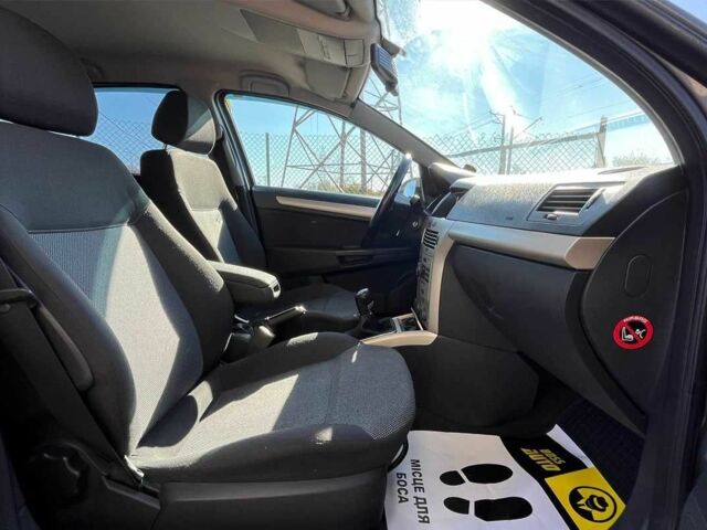 Серый Опель Астра, объемом двигателя 1.6 л и пробегом 212 тыс. км за 5750 $, фото 16 на Automoto.ua