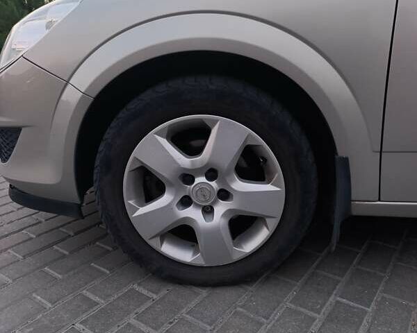 Сірий Опель Астра, об'ємом двигуна 1.8 л та пробігом 182 тис. км за 5555 $, фото 17 на Automoto.ua