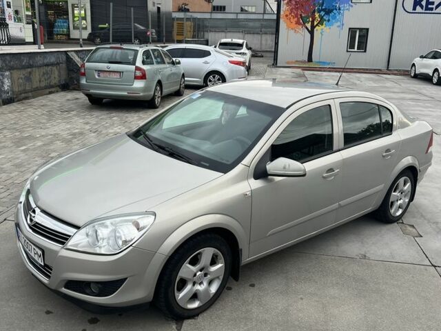 Серый Опель Астра, объемом двигателя 1.8 л и пробегом 181 тыс. км за 5700 $, фото 1 на Automoto.ua