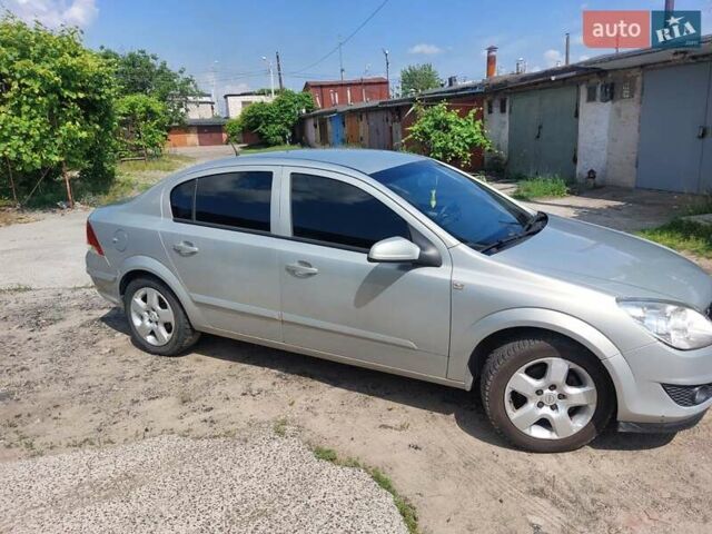 Серый Опель Астра, объемом двигателя 1.8 л и пробегом 286 тыс. км за 6000 $, фото 1 на Automoto.ua