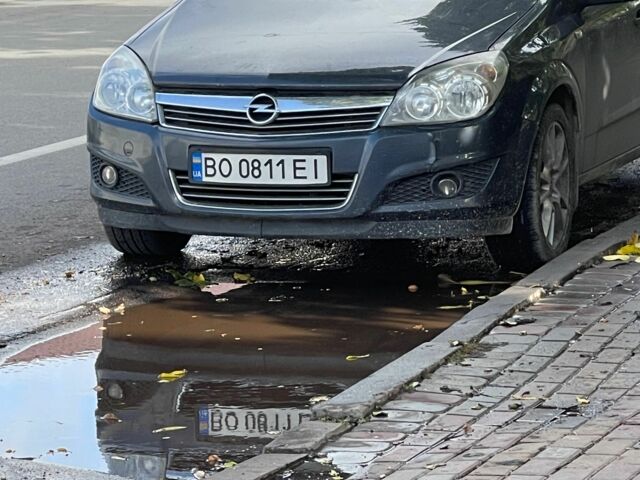 Серый Опель Астра, объемом двигателя 1.8 л и пробегом 201 тыс. км за 4800 $, фото 3 на Automoto.ua