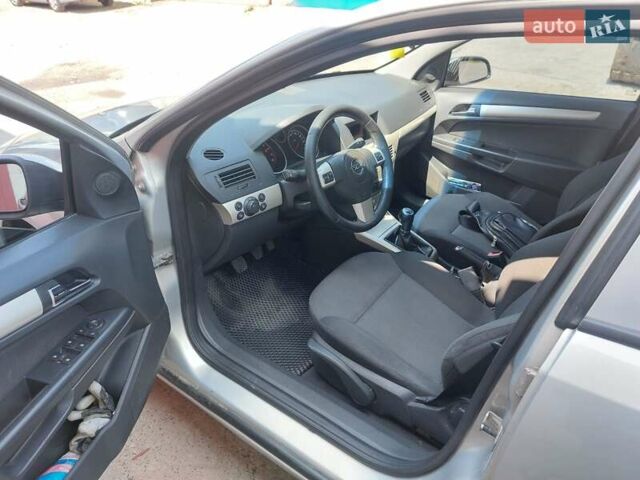 Серый Опель Астра, объемом двигателя 1.8 л и пробегом 286 тыс. км за 6000 $, фото 8 на Automoto.ua