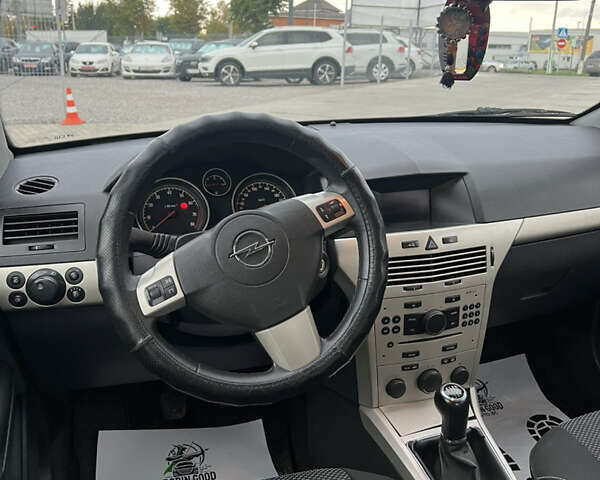 Опель Астра 2008 в Белой Церкве на Automoto.ua Серый Опель Астра, объемом двигателя 1.8 л и пробегом 181 тыс. км за 5700 $, фото 12 на Automoto.ua