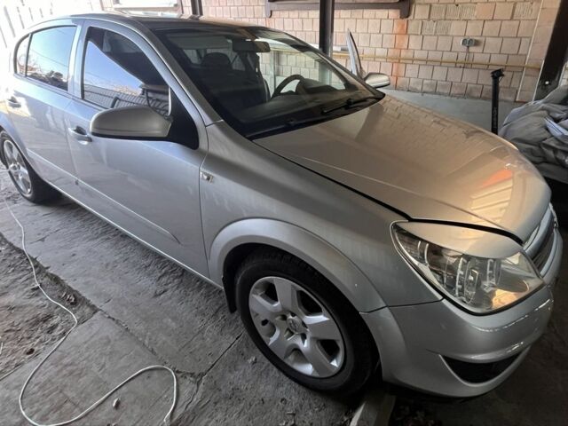 Сірий Опель Астра, об'ємом двигуна 1.6 л та пробігом 240 тис. км за 5800 $, фото 3 на Automoto.ua