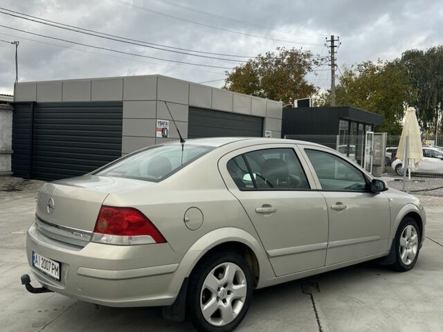 Серый Опель Астра, объемом двигателя 1.8 л и пробегом 181 тыс. км за 5700 $, фото 5 на Automoto.ua