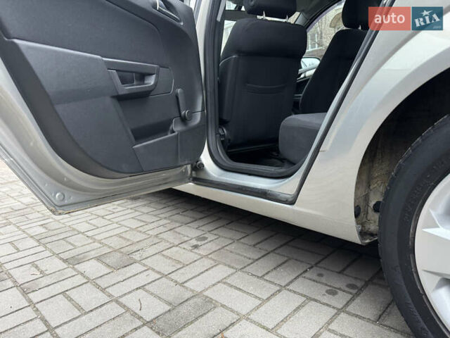Сірий Опель Астра, об'ємом двигуна 1.6 л та пробігом 152 тис. км за 6000 $, фото 53 на Automoto.ua