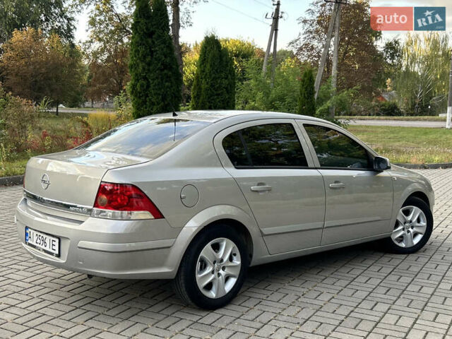 Серый Опель Астра, объемом двигателя 1.6 л и пробегом 203 тыс. км за 6000 $, фото 6 на Automoto.ua