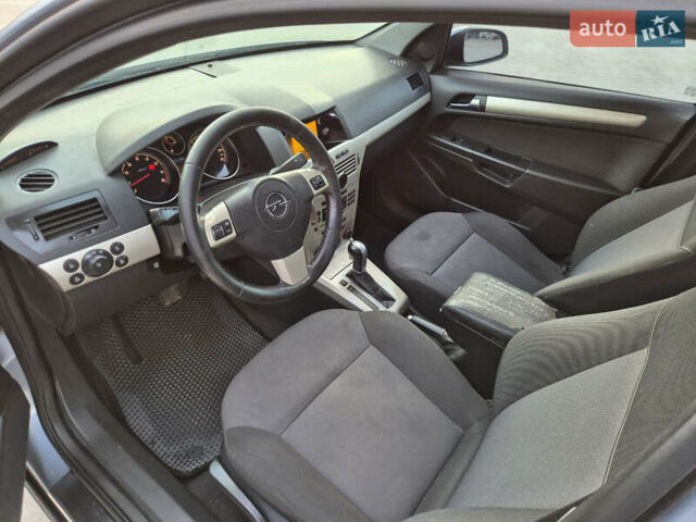 Сірий Опель Астра, об'ємом двигуна 1.8 л та пробігом 299 тис. км за 4999 $, фото 20 на Automoto.ua