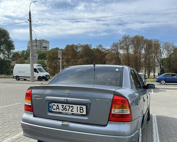 Сірий Опель Астра, об'ємом двигуна 1.4 л та пробігом 198 тис. км за 3800 $, фото 2 на Automoto.ua