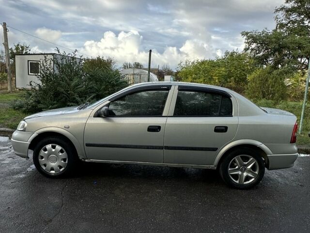 Опель Астра 2008 в Баштанке на Automoto.ua Серый Опель Астра, объемом двигателя 1.6 л и пробегом 200 тыс. км за 1800 $, фото 1 на Automoto.ua