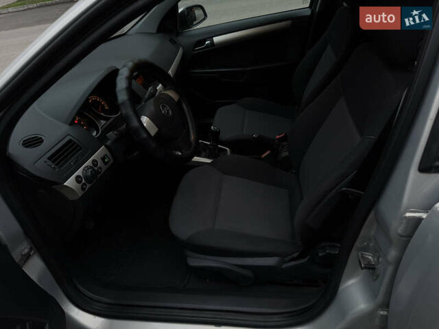 Сірий Опель Астра, об'ємом двигуна 1.6 л та пробігом 152 тис. км за 6000 $, фото 33 на Automoto.ua