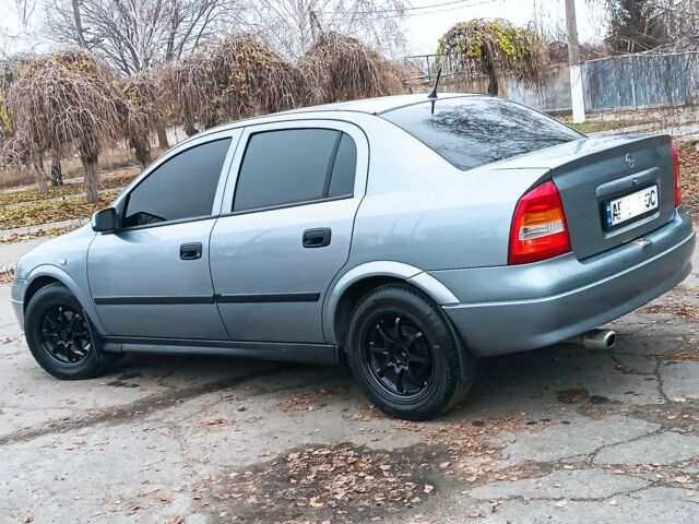 Серый Опель Астра, объемом двигателя 1 л и пробегом 400 тыс. км за 3500 $, фото 5 на Automoto.ua