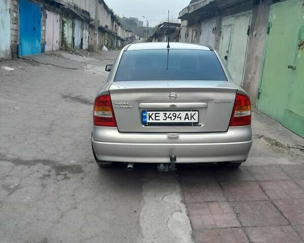 Сірий Опель Астра, об'ємом двигуна 1.4 л та пробігом 224 тис. км за 3900 $, фото 1 на Automoto.ua