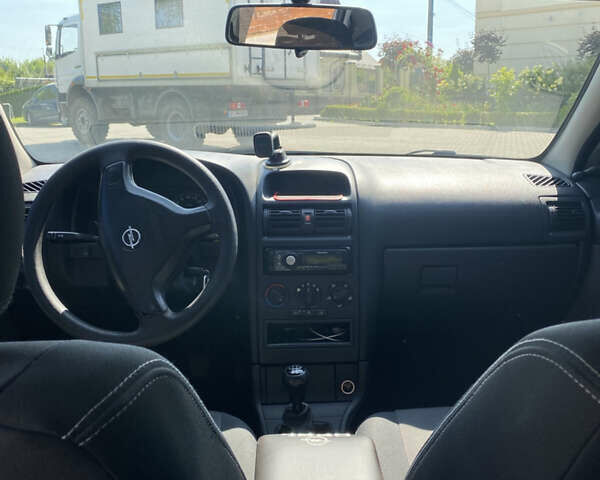 Сірий Опель Астра, об'ємом двигуна 1.4 л та пробігом 134 тис. км за 4999 $, фото 17 на Automoto.ua