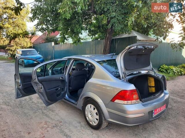 Серый Опель Астра, объемом двигателя 1.6 л и пробегом 117 тыс. км за 5550 $, фото 58 на Automoto.ua