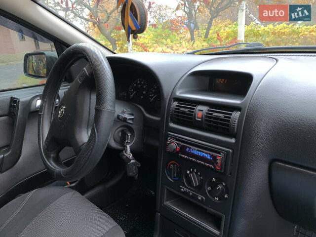 Опель Астра 2008 у Червоноград на Automoto.ua Сірий Опель Астра, об'ємом двигуна 1.6 л та пробігом 193 тис. км за 5300 $, фото 15 на Automoto.ua