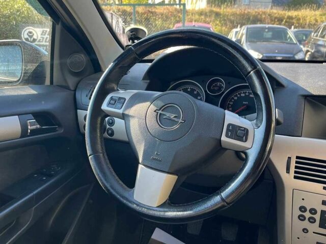 Серый Опель Астра, объемом двигателя 1.6 л и пробегом 212 тыс. км за 5750 $, фото 10 на Automoto.ua