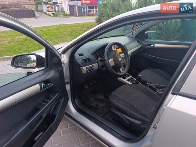 Сірий Опель Астра, об'ємом двигуна 1.8 л та пробігом 182 тис. км за 5555 $, фото 10 на Automoto.ua