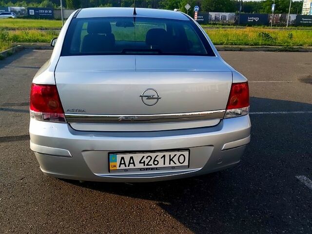 Сірий Опель Астра, об'ємом двигуна 1.6 л та пробігом 160 тис. км за 5099 $, фото 1 на Automoto.ua