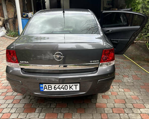 Сірий Опель Астра, об'ємом двигуна 1.7 л та пробігом 275 тис. км за 5900 $, фото 2 на Automoto.ua
