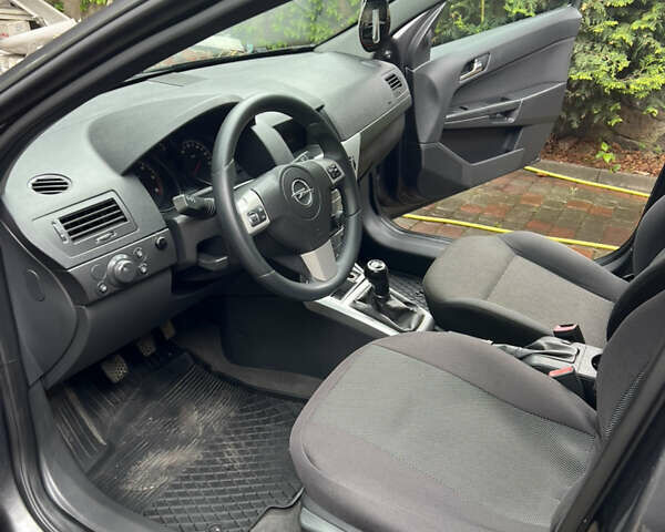 Сірий Опель Астра, об'ємом двигуна 1.7 л та пробігом 275 тис. км за 5900 $, фото 22 на Automoto.ua