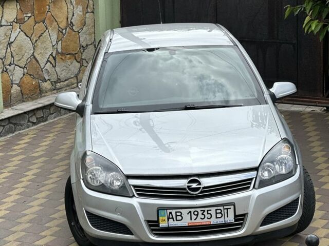 Серый Опель Астра, объемом двигателя 1.6 л и пробегом 110 тыс. км за 5500 $, фото 6 на Automoto.ua