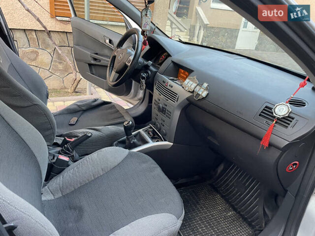 Сірий Опель Астра, об'ємом двигуна 1.6 л та пробігом 99 тис. км за 7000 $, фото 22 на Automoto.ua