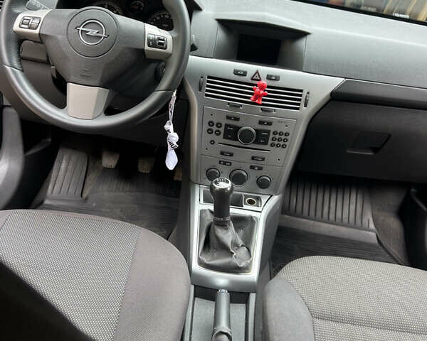 Сірий Опель Астра, об'ємом двигуна 1.7 л та пробігом 275 тис. км за 5900 $, фото 10 на Automoto.ua