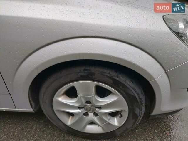 Сірий Опель Астра, об'ємом двигуна 1.6 л та пробігом 246 тис. км за 7500 $, фото 4 на Automoto.ua