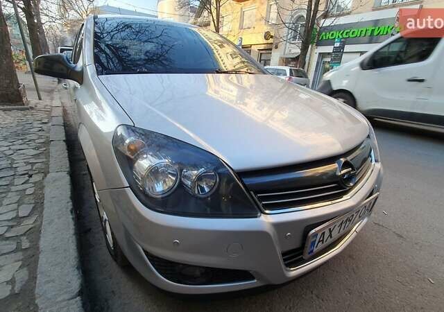 Серый Опель Астра, объемом двигателя 1.6 л и пробегом 210 тыс. км за 6700 $, фото 3 на Automoto.ua