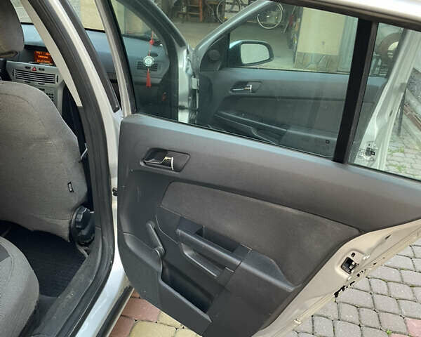 Сірий Опель Астра, об'ємом двигуна 1.6 л та пробігом 99 тис. км за 7000 $, фото 18 на Automoto.ua