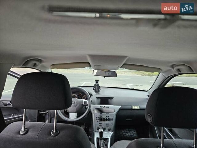 Опель Астра 2012 в Киеве на Automoto.ua Серый Опель Астра, объемом двигателя 1.6 л и пробегом 256 тыс. км за 5500 $, фото 13 на Automoto.ua