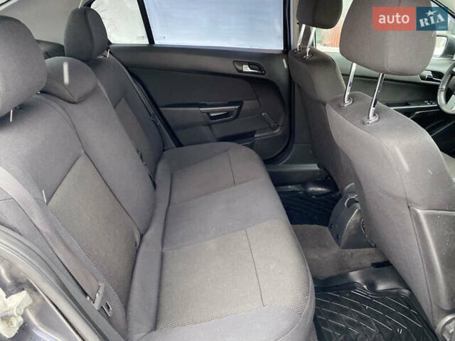 Серый Опель Астра, объемом двигателя 1.6 л и пробегом 256 тыс. км за 4990 $, фото 20 на Automoto.ua