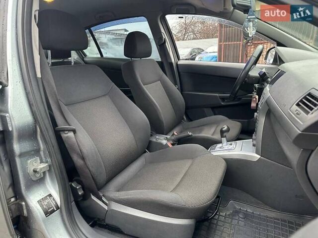 Серый Опель Астра, объемом двигателя 1.6 л и пробегом 280 тыс. км за 4990 $, фото 11 на Automoto.ua