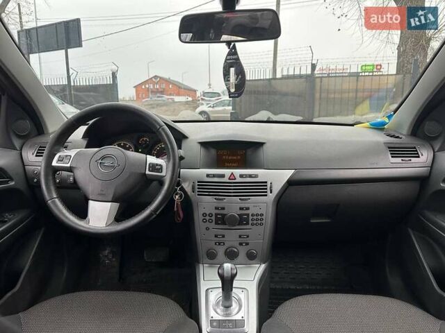 Серый Опель Астра, объемом двигателя 1.6 л и пробегом 280 тыс. км за 4990 $, фото 12 на Automoto.ua