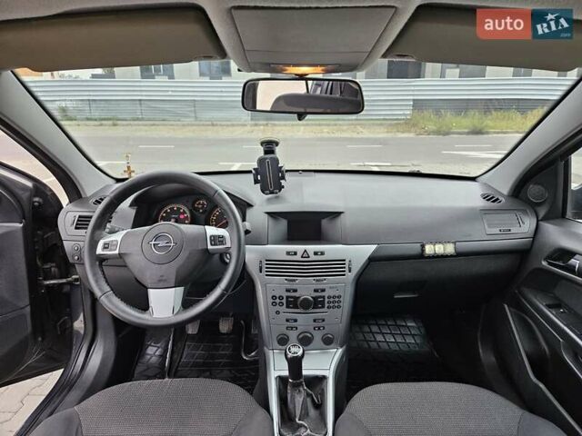 Опель Астра 2012 в Киеве на Automoto.ua Серый Опель Астра, объемом двигателя 1.6 л и пробегом 256 тыс. км за 5500 $, фото 14 на Automoto.ua