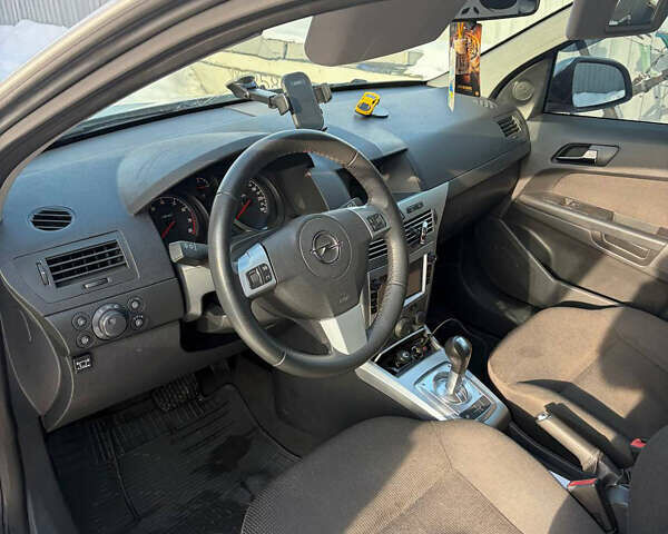 Сірий Опель Астра, об'ємом двигуна 1.6 л та пробігом 173 тис. км за 6600 $, фото 6 на Automoto.ua