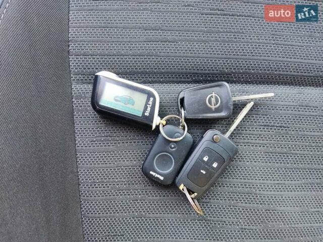 Серый Опель Астра, объемом двигателя 1.6 л и пробегом 229 тыс. км за 8300 $, фото 17 на Automoto.ua