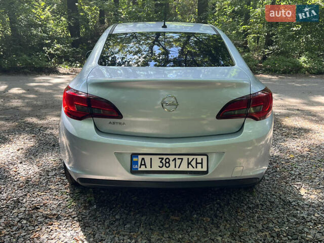 Серый Опель Астра, объемом двигателя 1.6 л и пробегом 272 тыс. км за 6950 $, фото 9 на Automoto.ua